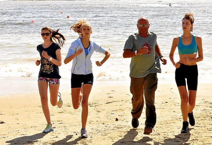 El "gym militar" desembarca en la playa