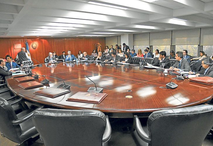 Empleados judiciales cobran hasta $ 122 mil por mes en horas extras
