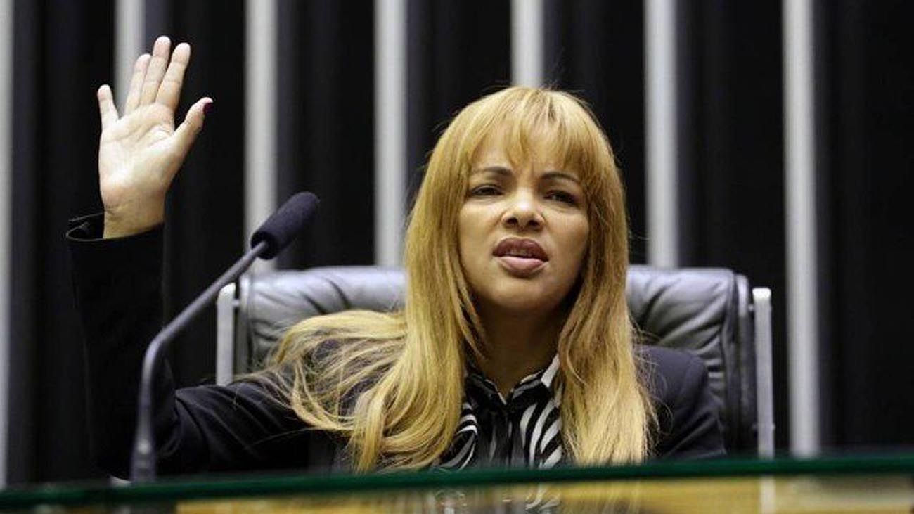 Brasil: Expulsaron a una diputada acusada de asesinar a su marido
