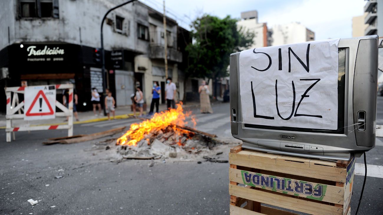 Bassano sobre los cortes de luz: "Este sistema ya caducó, no sirve más"