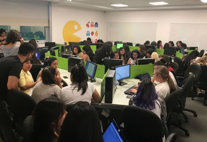 El sector de IT apunta a los "clubes de chicas" para cubrir la demanda laboral