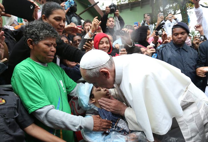 Francisco: El Vaticano ofrecerá cortes de pelo gratis a indigentes