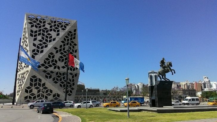 Llaryora separará el área Seguridad del Ministerio de Gobierno