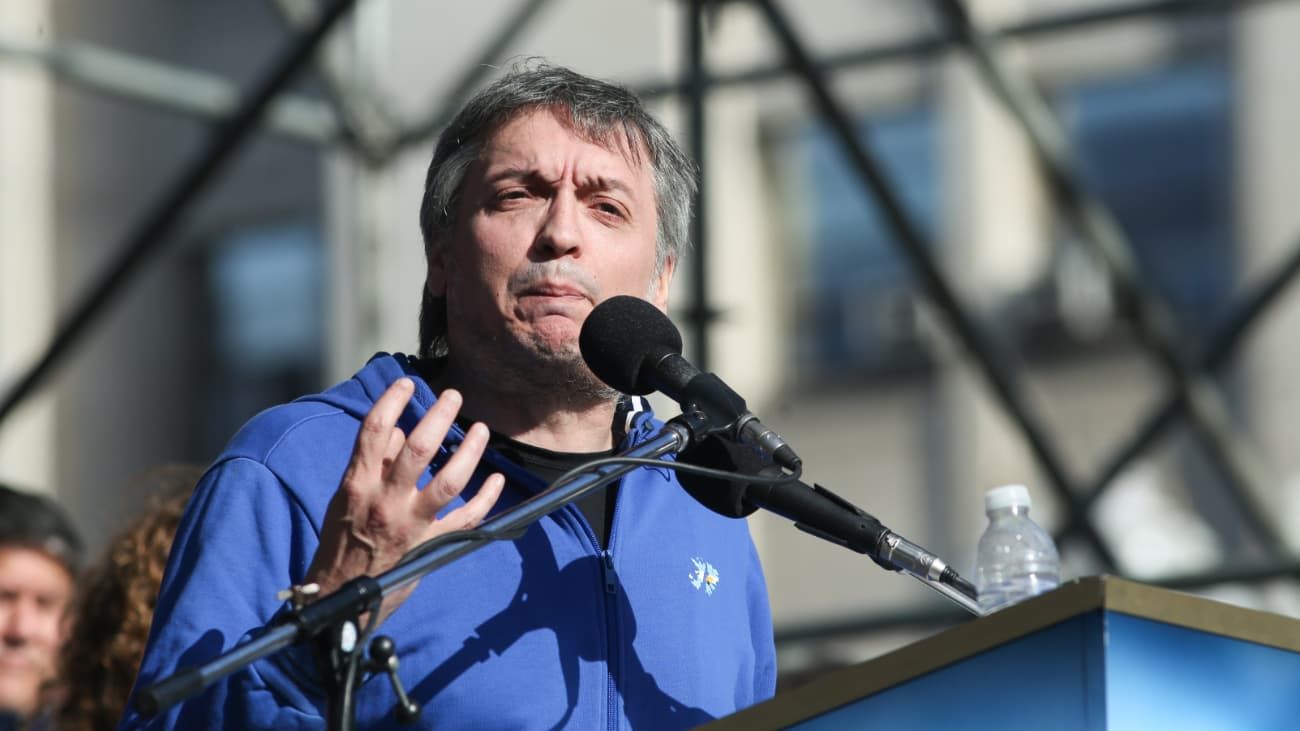 Máximo Kirchner en el Día de la Lealtad: pidió una suma fija para trabajadores y hubo canto de "Cristina Presidenta"