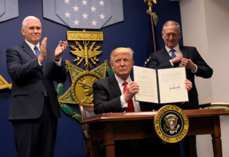 Trump decretó más trabas a refugiados: "Los terroristas islámicos fuera de EE.UU."