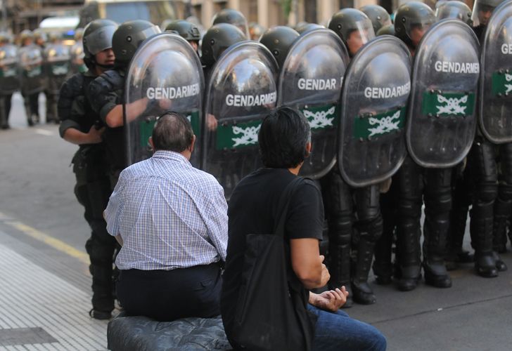 Marcha: la Justicia ordenó que la policía "no podrá utilizar armas de fuego"