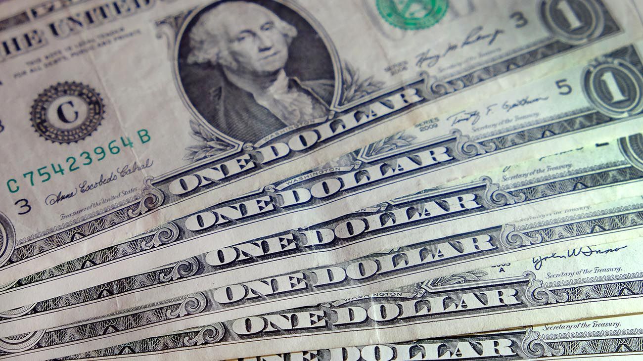 Dólar hoy: a cuánto cerró el Blue este lunes 4 de abril