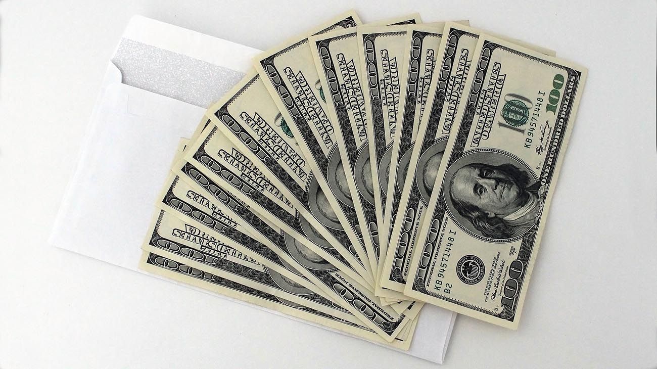 El blue terminó el mes en $169