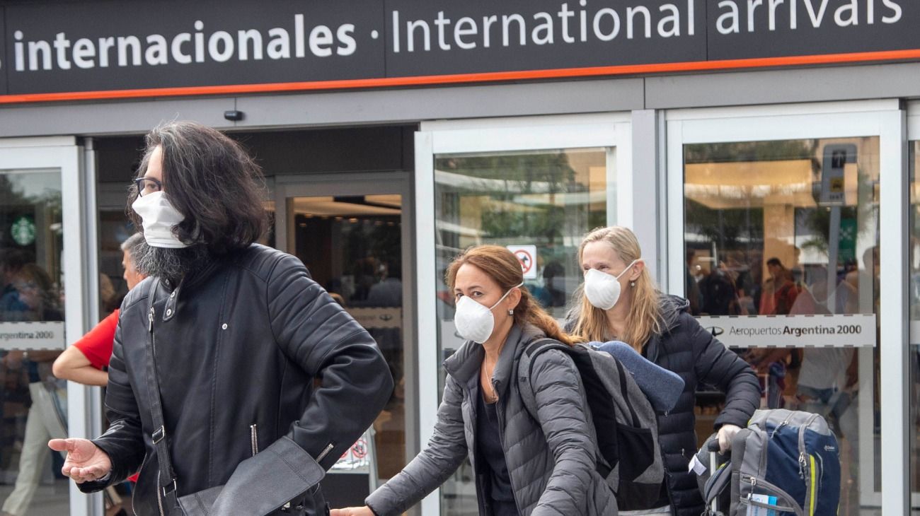 Coronavirus: migraciones ve "complicada" la apertura de fronteras para el 13 de abril