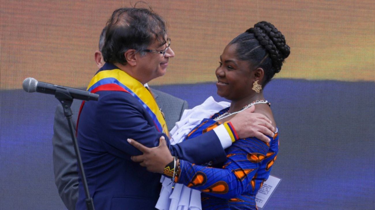 El simbolismo marcó la jura de Gustavo Petro como presidente de Colombia