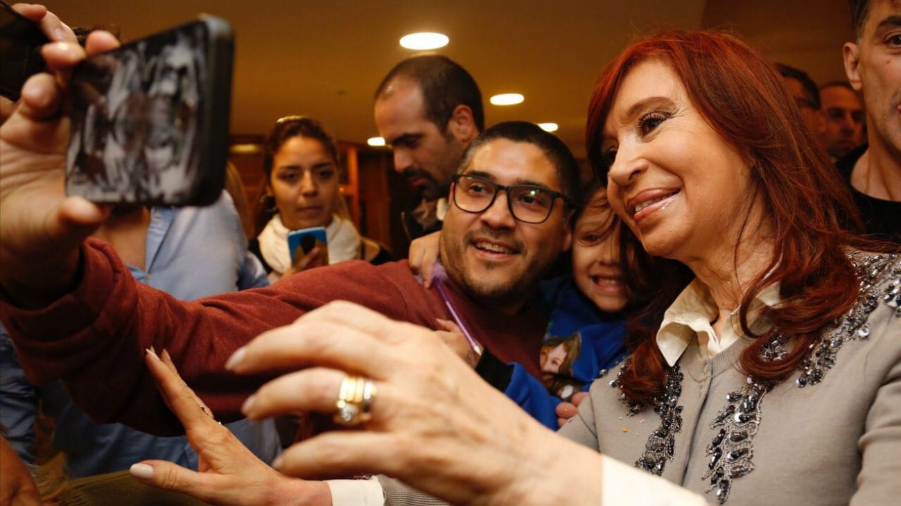"Sinceramente" de gira: CFK hace campaña en el interior