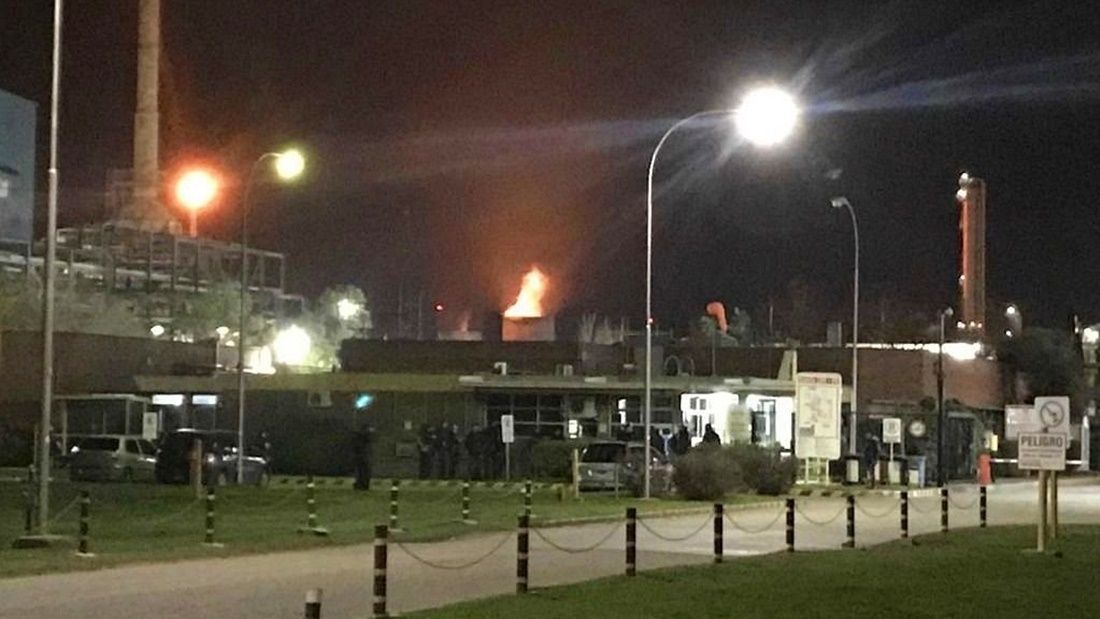 Una gran explosión en el Polo Petroquímico asustó a Bahía Blanca