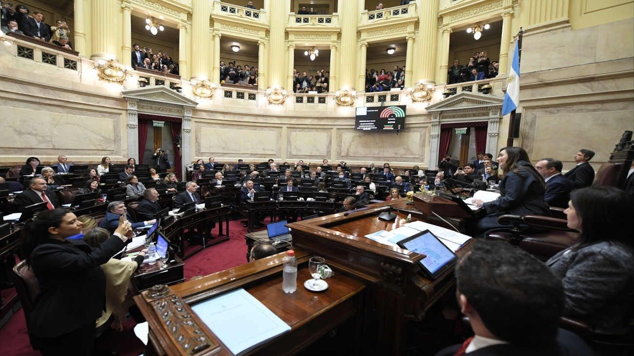 Por qué la aprobación de la Ley Bases le da “nuevos aires” al Gobierno