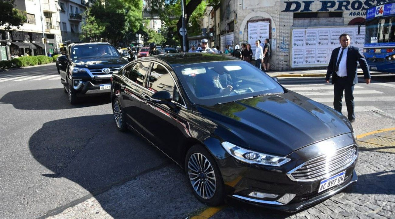 Cristina Kirchner espera el fallo de Vialidad en el Senado y rodeada de sus dirigentes más cercanos