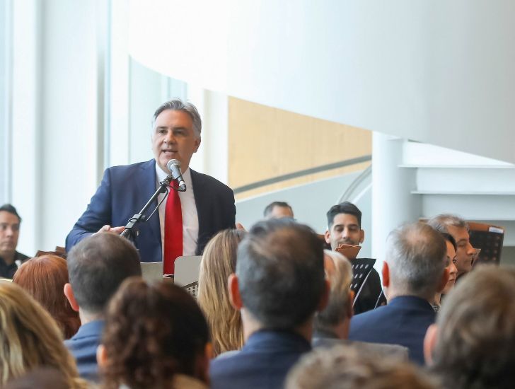 Llaryora se concentra en la gestión y busca fortalecer la relación con Pullaro y Frigerio