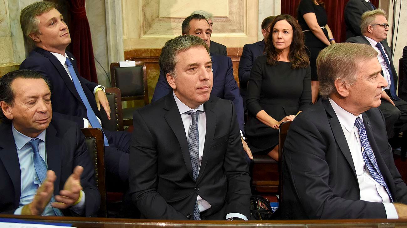 Con un aumento de la AUH y de los salarios, Macri busca anticipar el final de la recesión