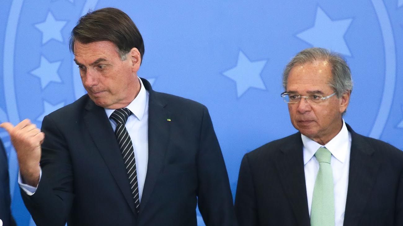 Bolsonaro extendería ayuda de emergencia hasta fin de año