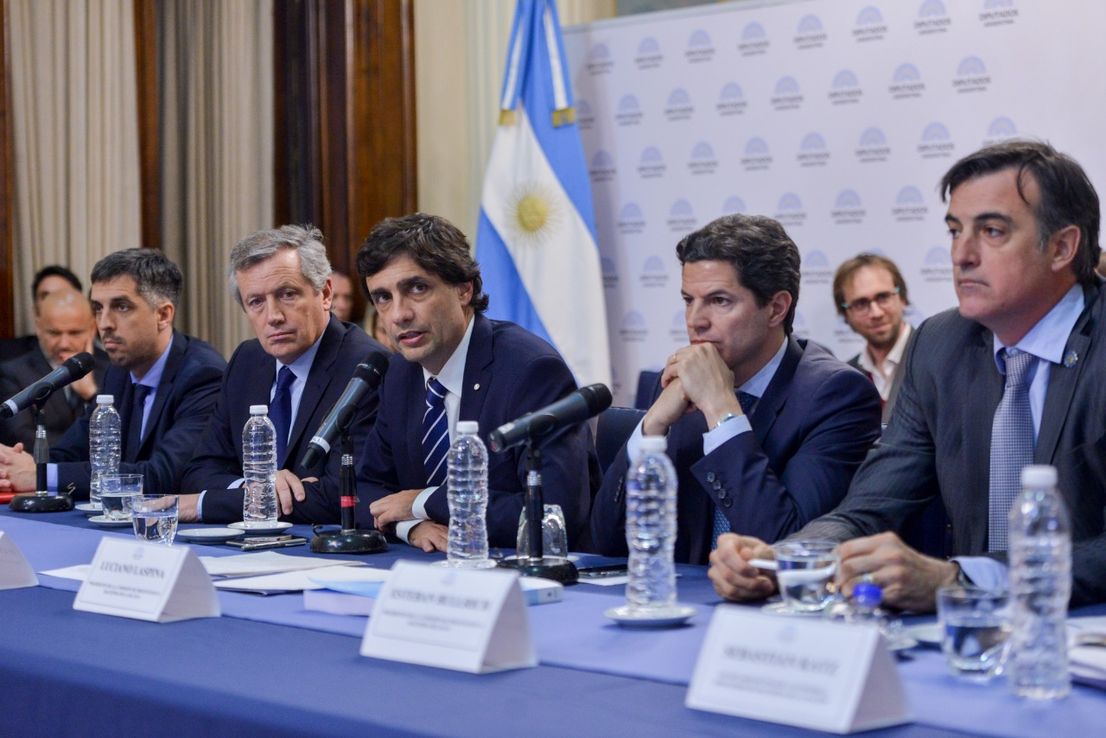 Los programas de género, entre empates y recortes