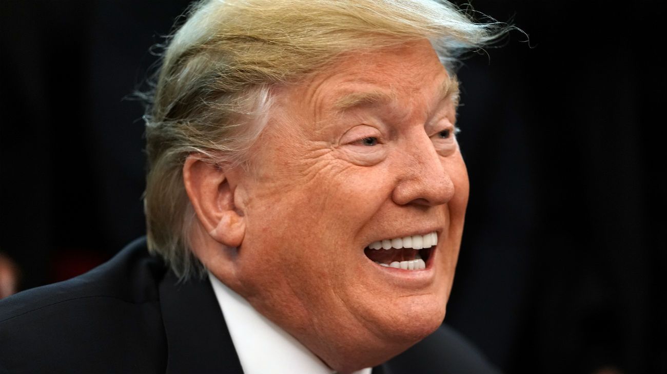 Con tuits en persa y en inglés, Donald Trump se dirigió al pueblo iraní que protesta: "Estoy con ustedes"