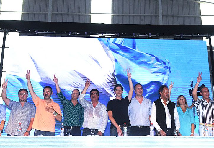 Randazzo y Domínguez desafiaron a Cristina con una charla de café
