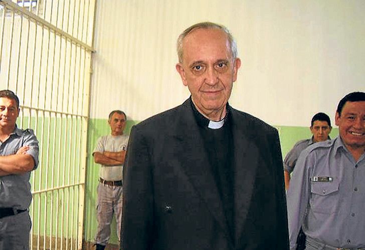 La huella que dejó Bergoglio entre los presos de Devoto