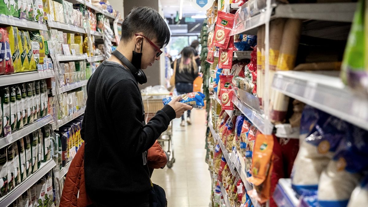 La inflación de enero aleja la promesa de Massa