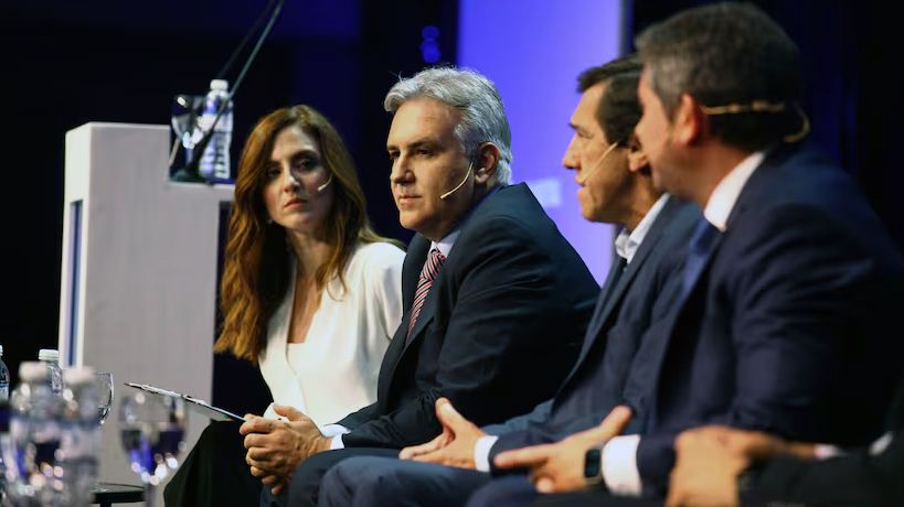 Cómo organiza Llaryora su “mapa de trabajo” para dar forma a su obsesión: ser reelegido en 2027