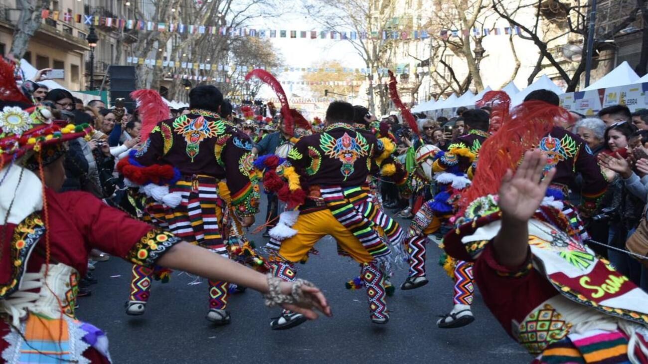 Vuelve el Festival de Colectividades a la Avenida de Mayo