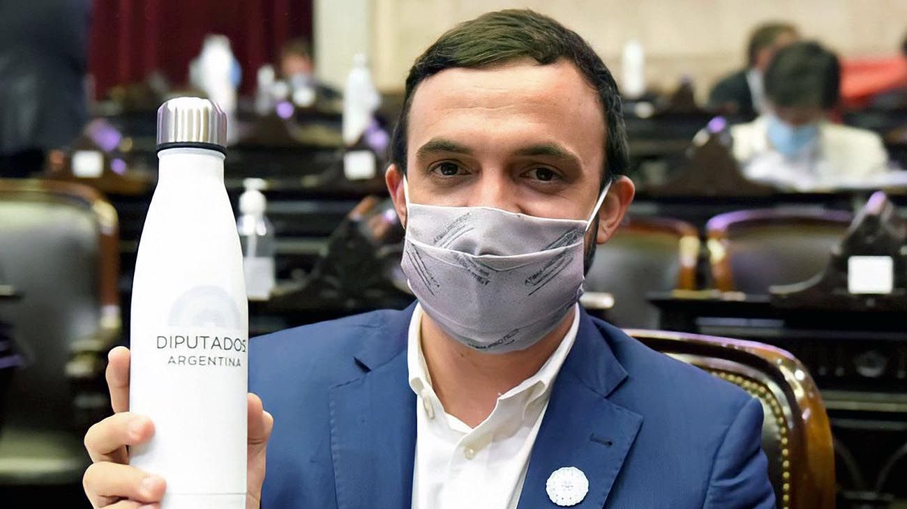 Botellas "ecofriendly": el cambio en Diputados para reducir el uso de plástico