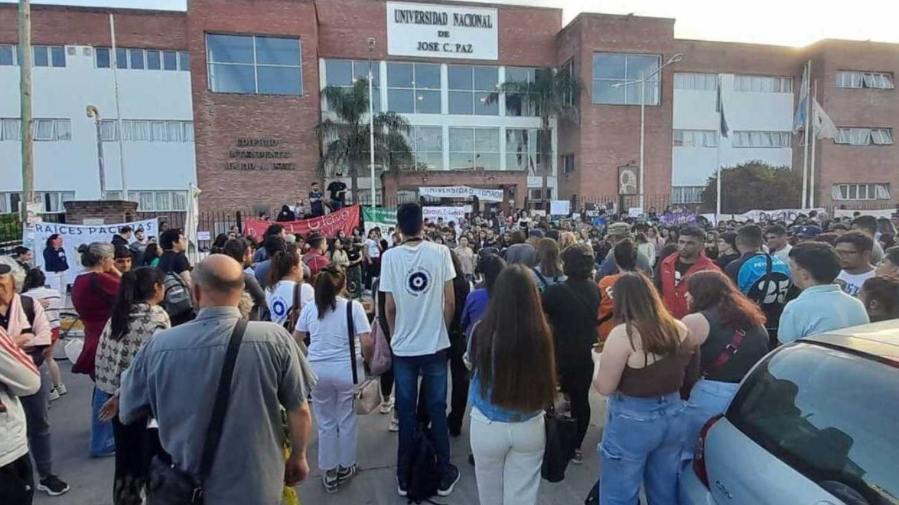 Emanuel Hauría, estudiante de la UNPAZ: "Los dichos de Milei son nefastos"