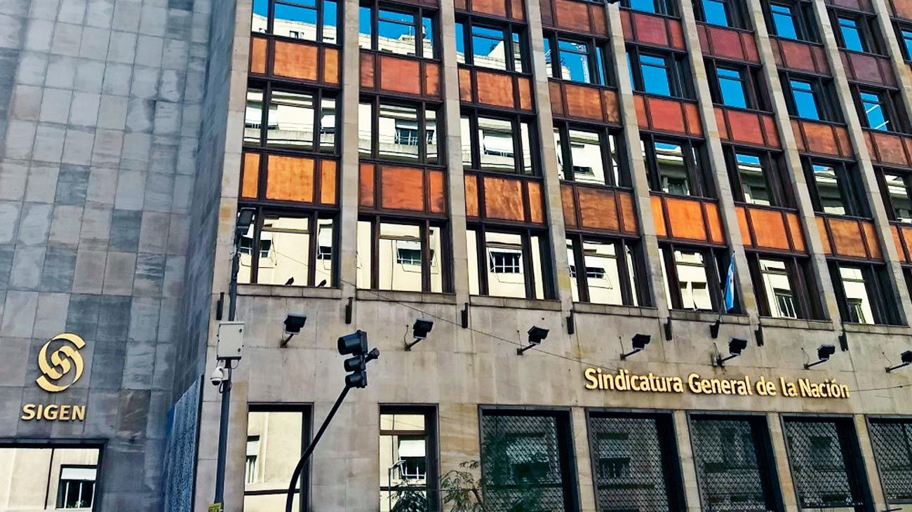 Sin superpoderes, el Gobierno lanza la ‘motosierra infinita’ en clave electoral