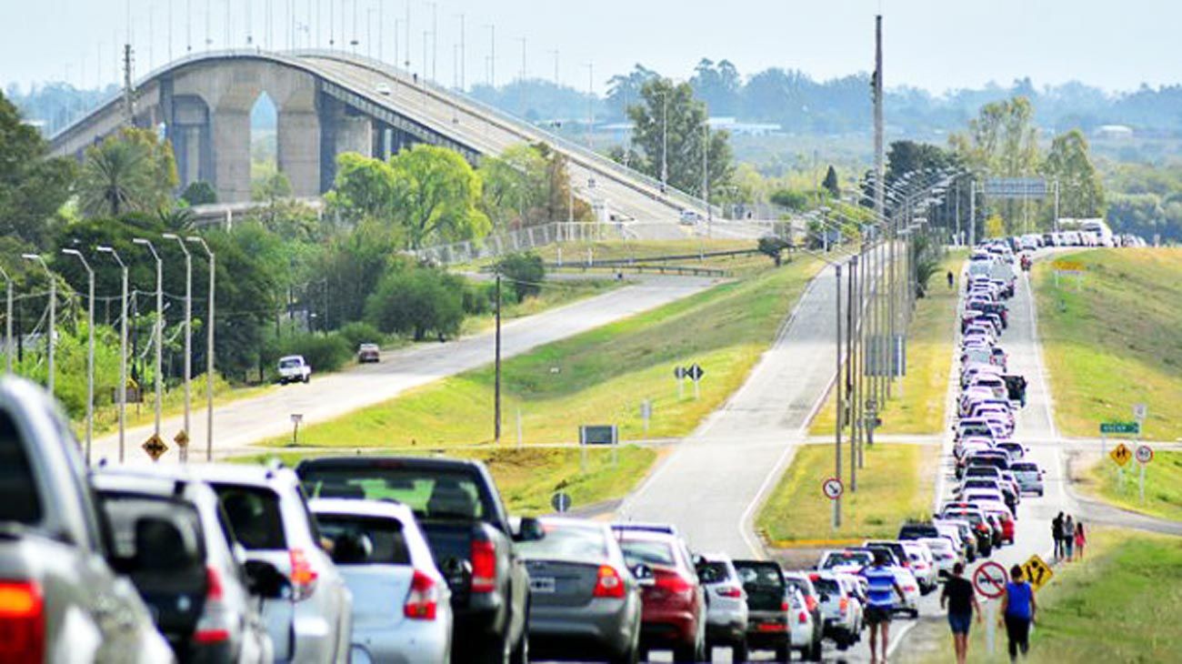 En tres días, 10 mil uruguayos cruzaron a comprar a Entre Ríos