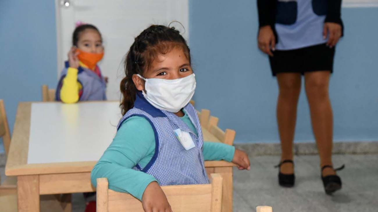 La vuelta a clases no implica más casos de coronavirus, según un estudio