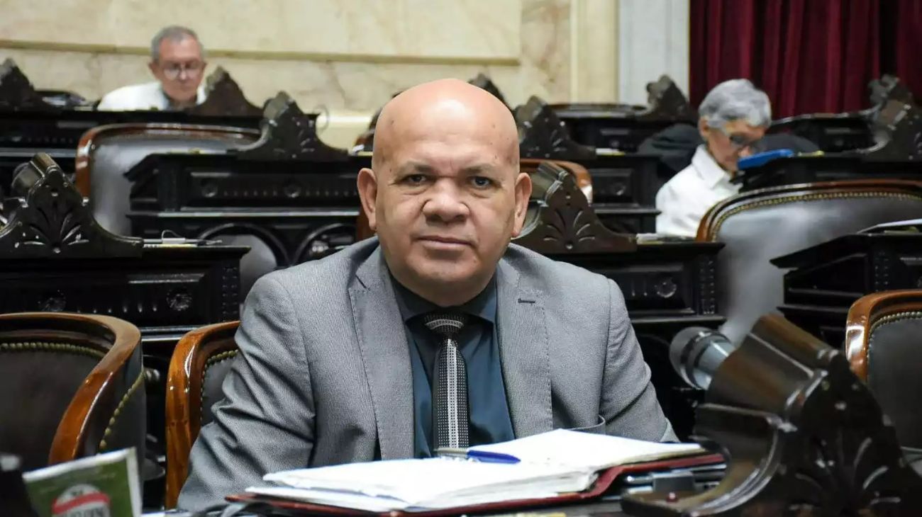 Aldo Leiva: "El problema no son los kelpers, sino la decisión británica de mantener su base militar en Malvinas"