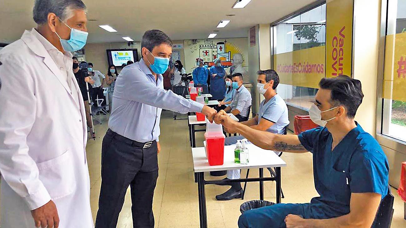 Fernán Quirós: "No todo el personal de salud tiene la disposición de vacunarse"