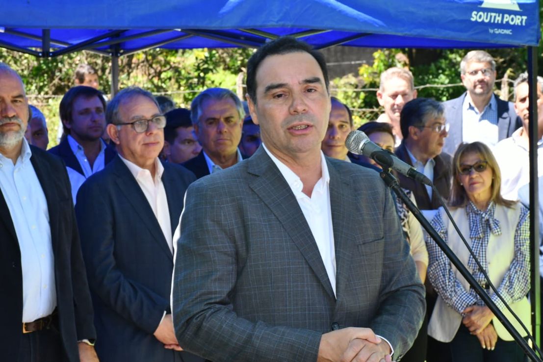 Gustavo Valdés destacó el triunfo de Milei, pero advirtió que deberá consensuar con otros bloques para imponer leyes