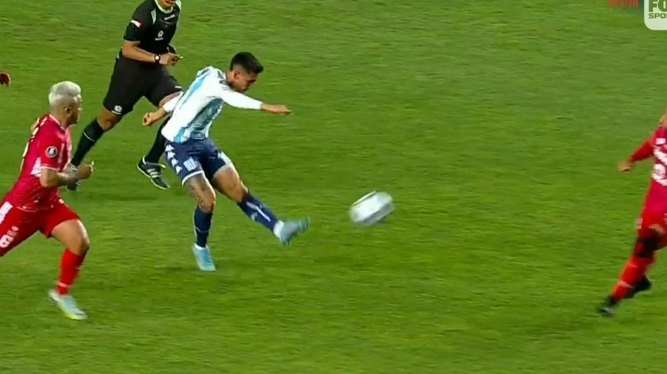 Racing debutó en la Libertadores con triunfo y un golazo de Matías Rojas