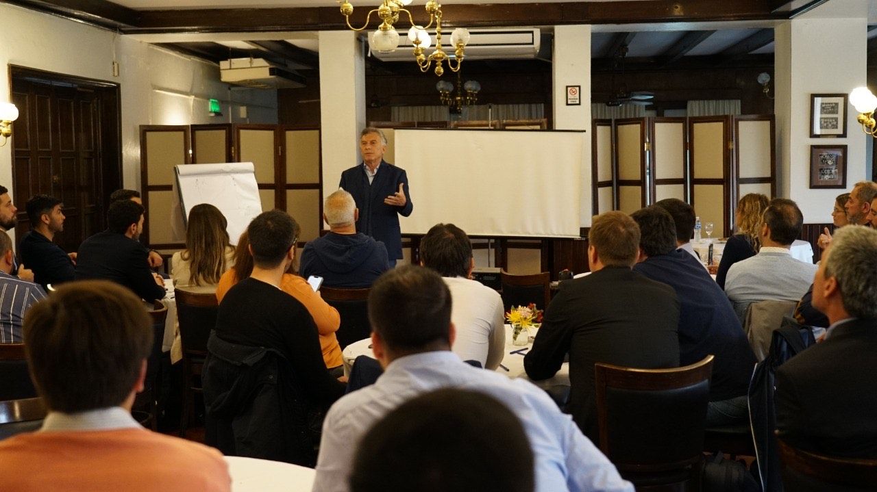 Mauricio Macri participó en la apertura de un seminario con jóvenes dirigentes de Juntos por el Cambio