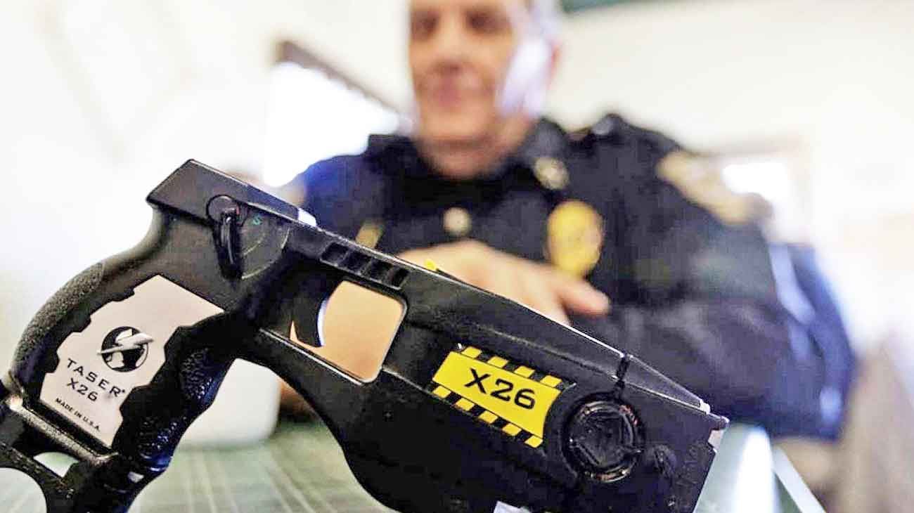 A un mes de la compra de las pistolas Taser, aún no se sabe dónde se utilizarán