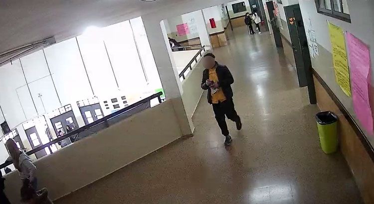 Córdoba: denuncian que falso profesor ingresó a una escuela y abusó de alumnas