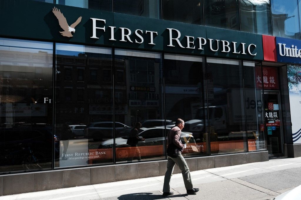 Las acciones del First Republic se hunden a un mínimo histórico