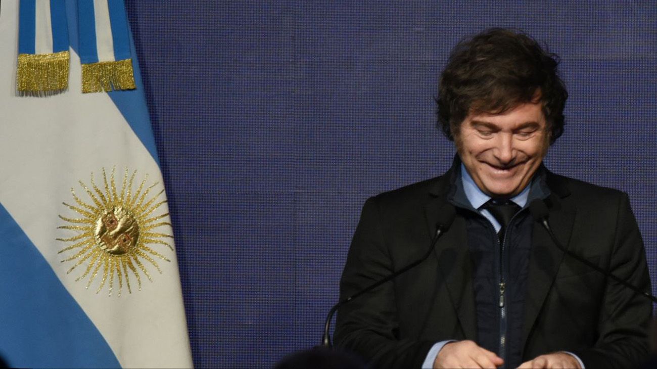 Milei quiere que vuelvan los argentinos que se fueron: "Que Ezeiza sea una puerta de entrada al país"