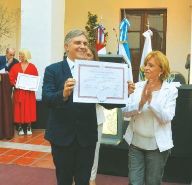 El gabinete de Llaryora, con fuertes vínculos provinciales