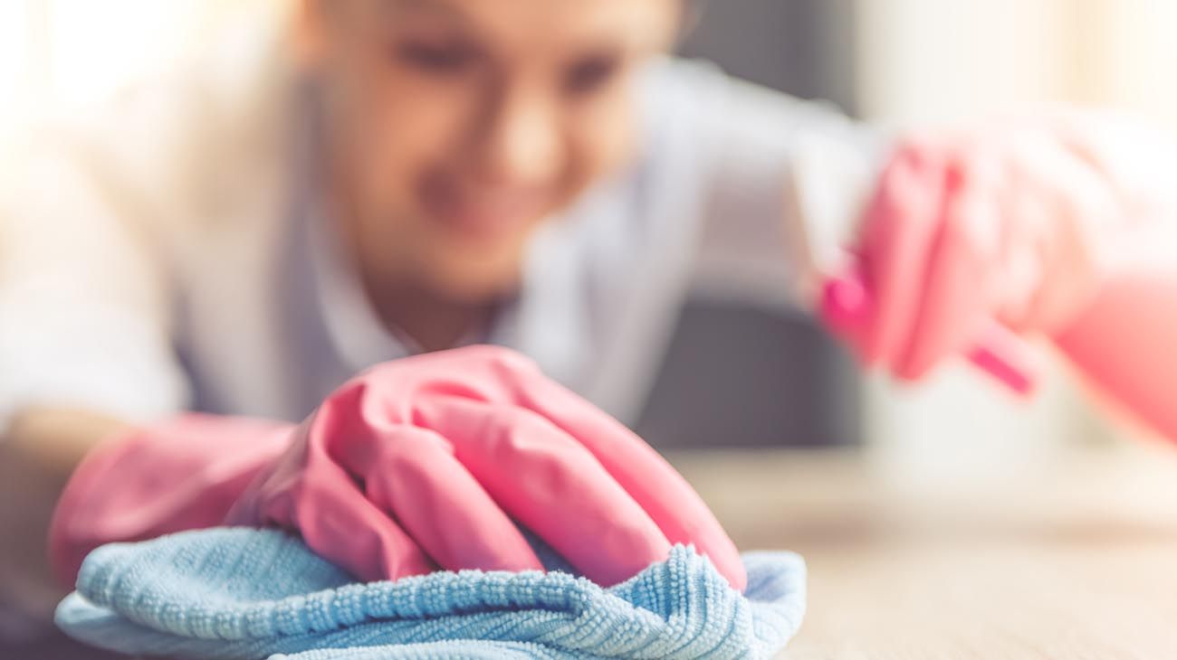 Empleadas de casas particulares: ¿cuánto cobran en junio con aumento y aguinaldo?