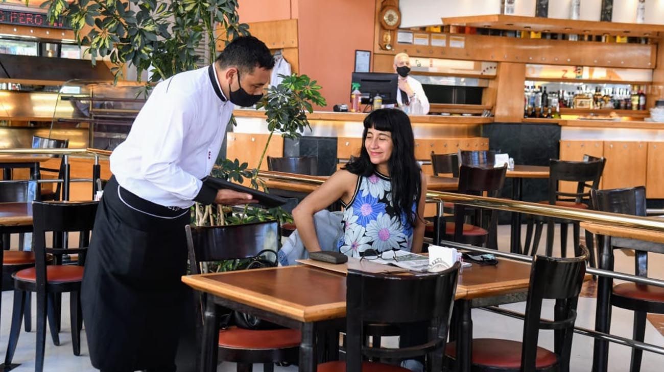 Comerciantes gastronómicos piden reformas impositivas para no ir a la quiebra