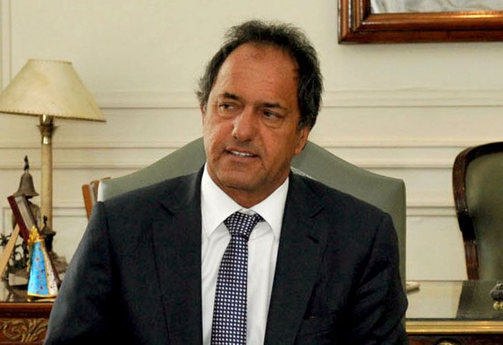 Scioli necesita $12 mil millones para subir los sueldos de estatales