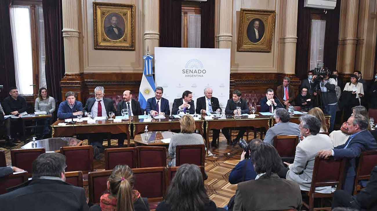El oficialismo insiste con la embestida judicial, pero no logra sumar aliados