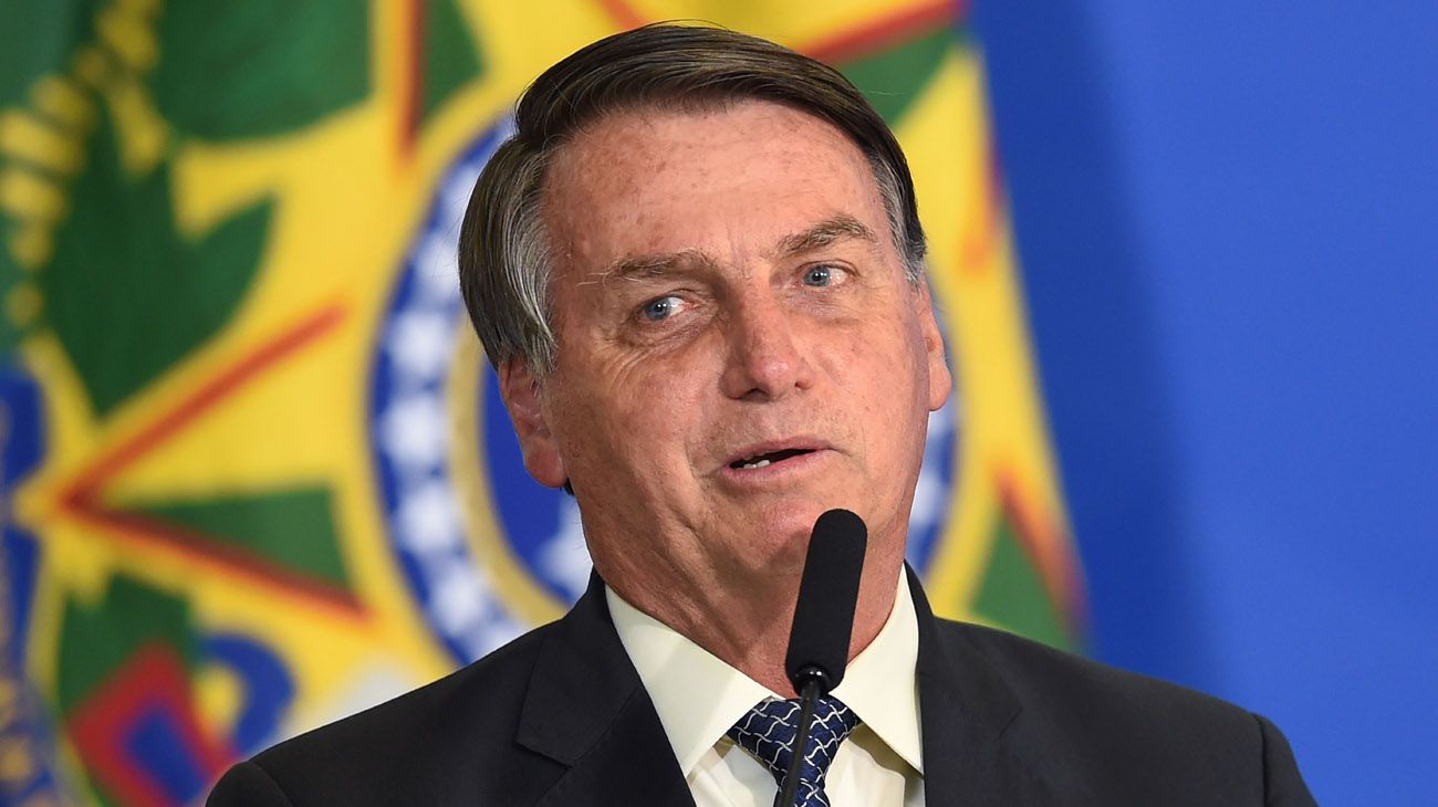 Bolsonaro retó a los que se cuidan del virus: "Tienen que dejar de ser un país de maricas"