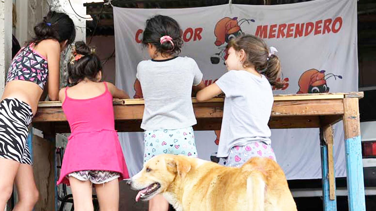 AUH y Tarjeta Alimentar cubren el 22% de la CBT