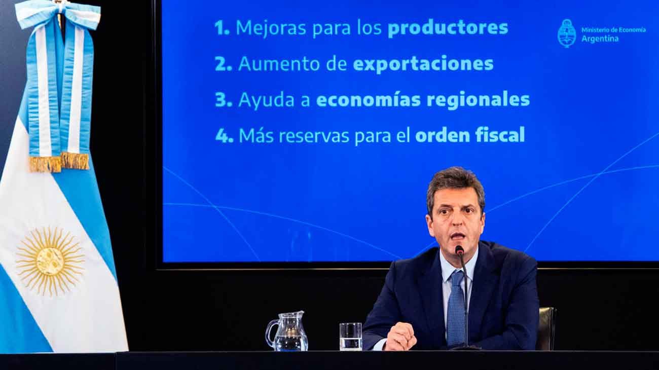 Massa formalizó el acuerdo con Estados Unidos para compartir información fiscal